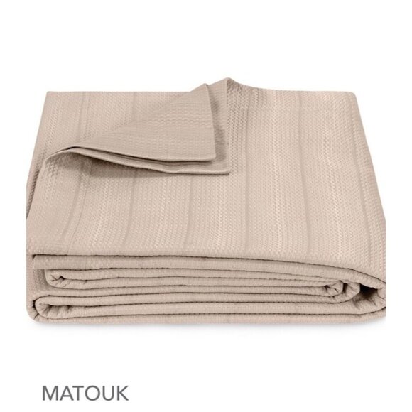 Matouk Augusta Full/Queen Coverlet $448 Dune - Picture 1 of 3